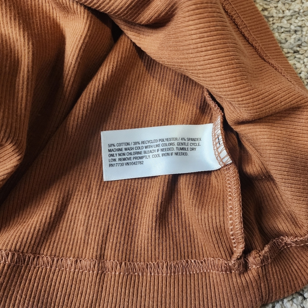 Universial Threads Ribbed Tank Top Size Large - Picture 2 of 4